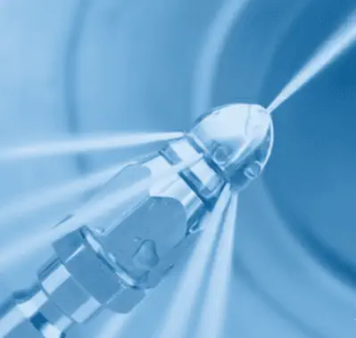 Débouchage avec la haute pression